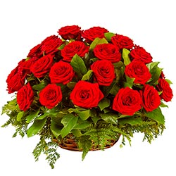 Цветы в корзине